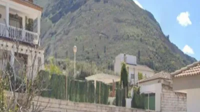 House on President Adolfo Suarez Street, No. S/N photo 2